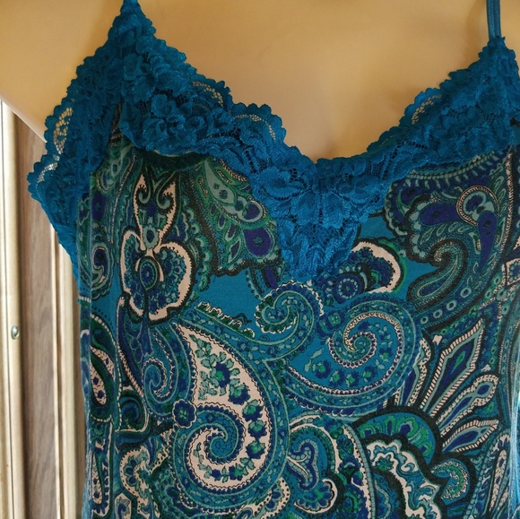 Plus size tank top - Picture 3 of 5